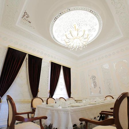 BRAVOLYUKS Hotel Urgench Buitenkant foto
