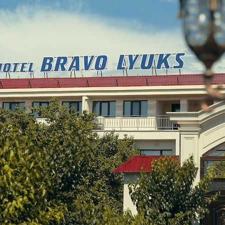 BRAVOLYUKS Hotel Urgench Buitenkant foto