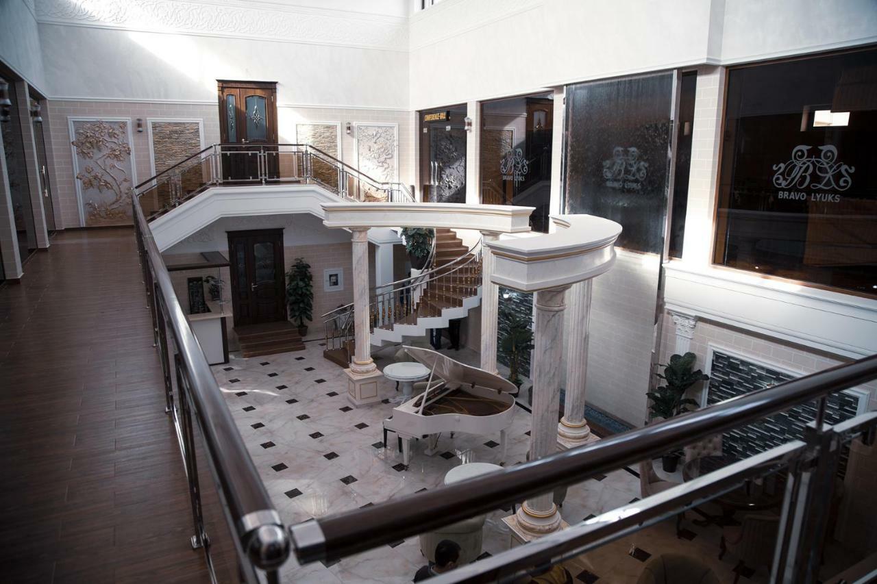 BRAVOLYUKS Hotel Urgench Buitenkant foto