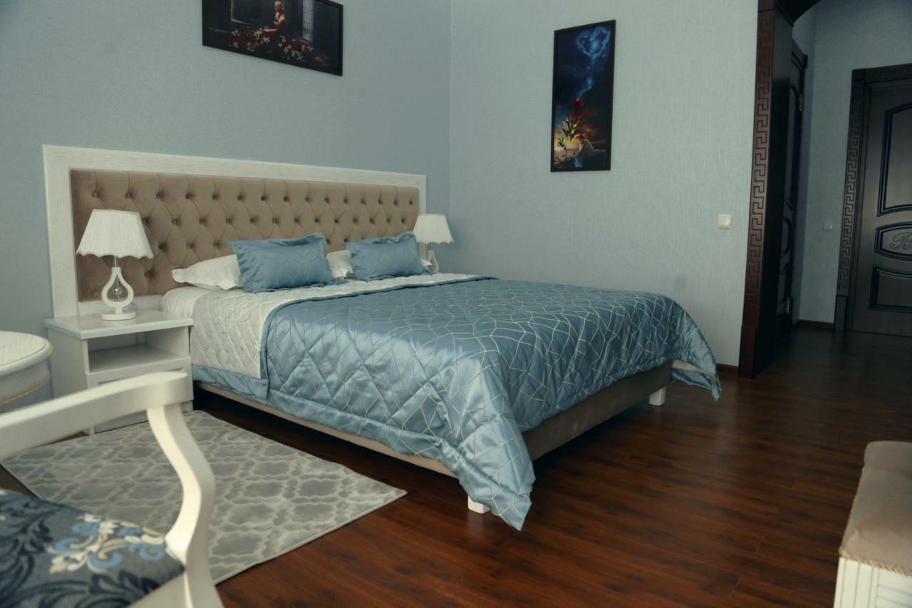 BRAVOLYUKS Hotel Urgench Buitenkant foto