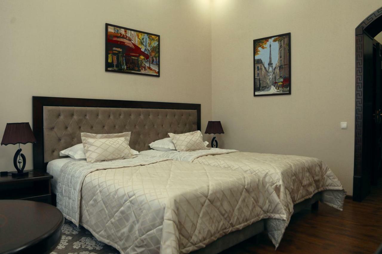 BRAVOLYUKS Hotel Urgench Buitenkant foto