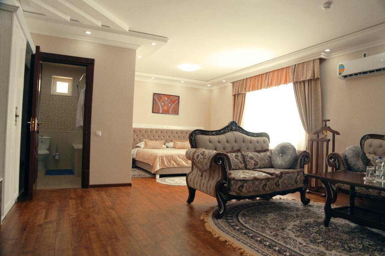 BRAVOLYUKS Hotel Urgench Buitenkant foto