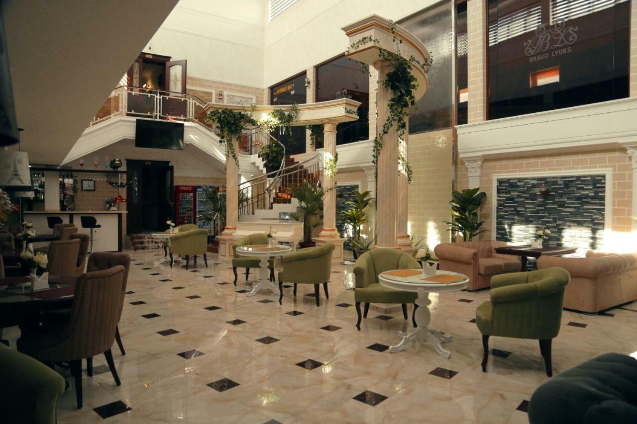 BRAVOLYUKS Hotel Urgench Buitenkant foto