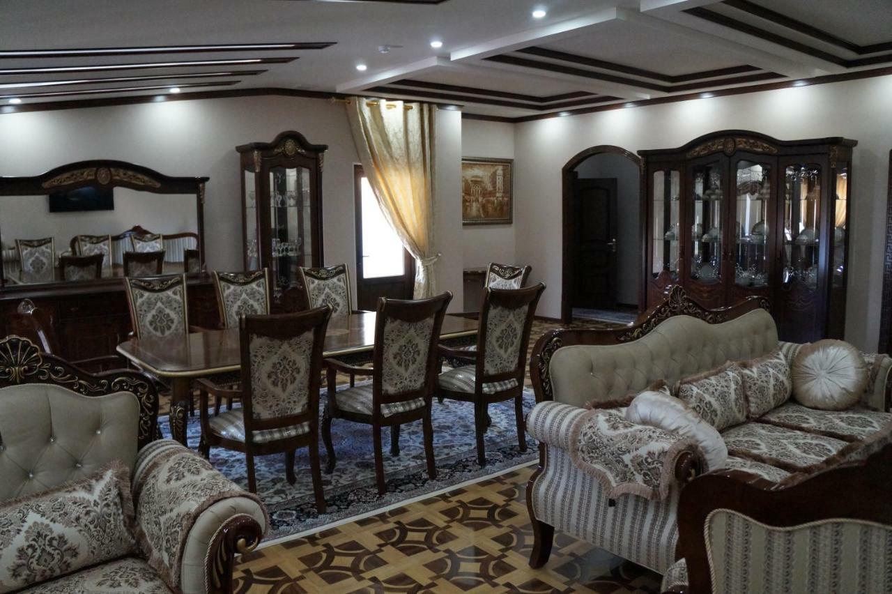 BRAVOLYUKS Hotel Urgench Buitenkant foto
